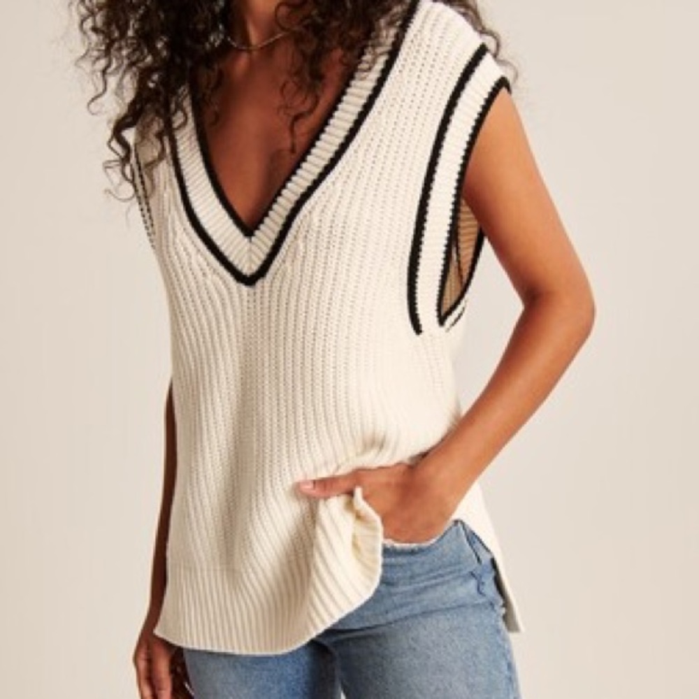 Abercrombie oversized sweater vest size small